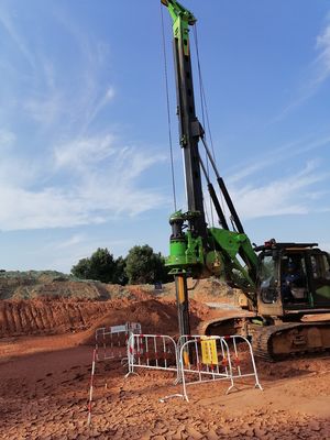 Gebruikte Hefinstallatie Machine met Gesloten Hydraulisch Systeem, Nominale Snelheid 3,1 of 5,2 Km/u, en 20t Machinegewicht voor Precisie Heien