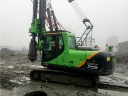 Boringdiepte 83m Rotary Pile Machine Diameter 2500Mm Torque 360 KN.M KR360c Rotary Piling Rig