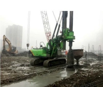 Jiangsu Hydraulische Piling Rig met 4300mm werkbreedte 20mm Maximum Pile Diepte en Hydraulische Joystick Control voor Foundation Installatie