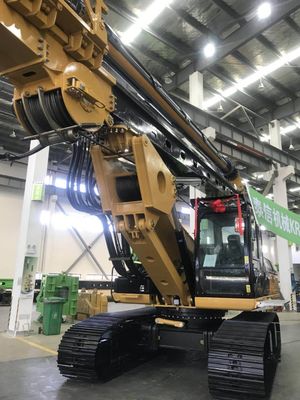 Hydraulische stapelplaat met een totaalgewicht van 28 ton, een hefhoogte van 20 m en een rotatiesnelheid van 6 tot 27 t/min voor bouwprojecten